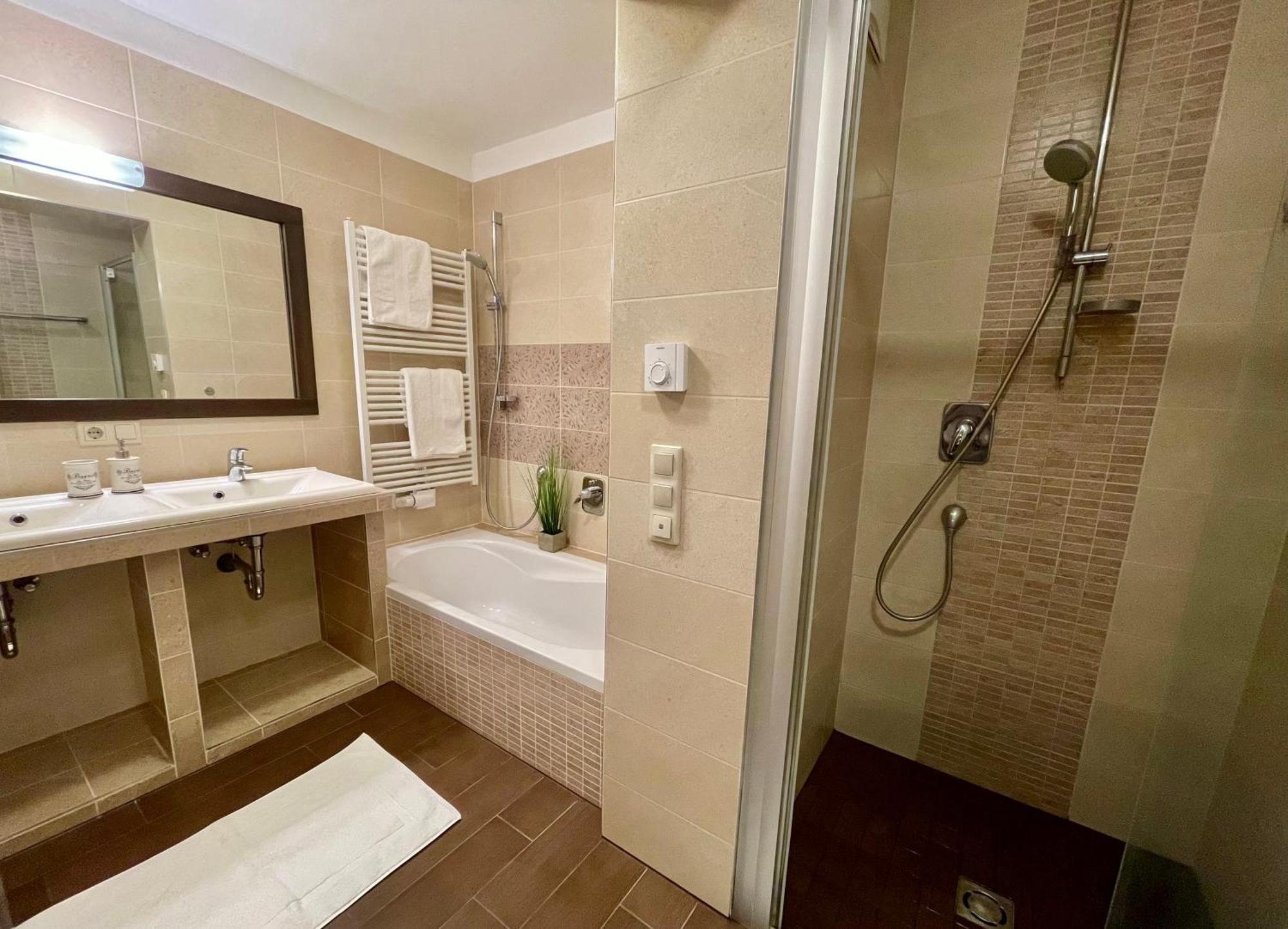 Hotel Alta Vista Нойкирхен-ам-Гросфенедигер Экстерьер фото